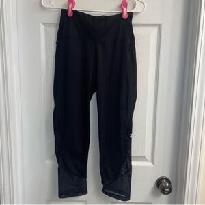 Black athletic leggings